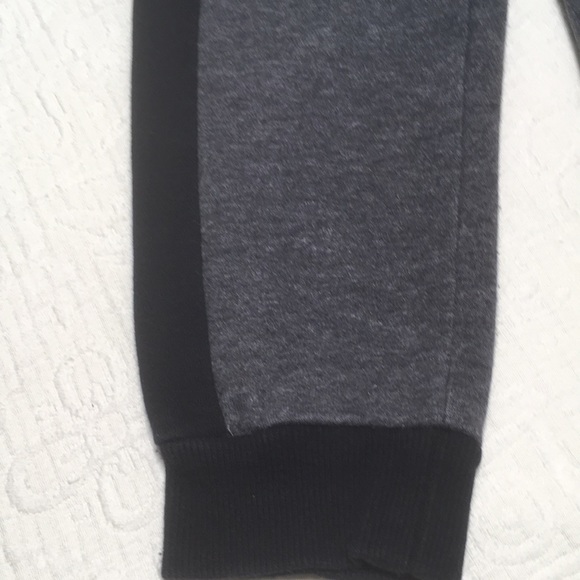 2-3T (6/$20) Star Wars Sweatpants by H&M - Picture 4 of 16